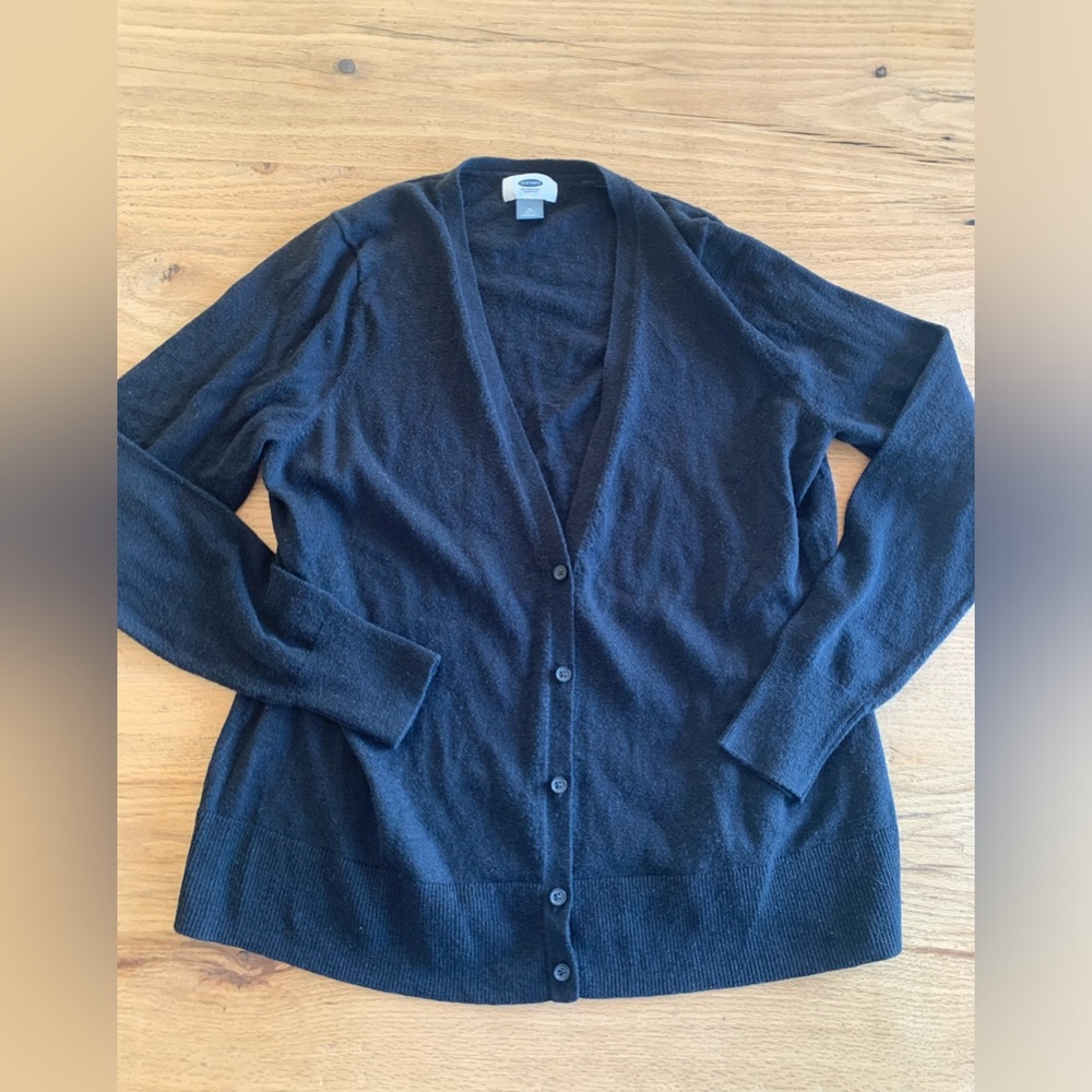 Old Navy Women’s Basic Black Cardigan Sweater Medium Petite Button Down Preloved